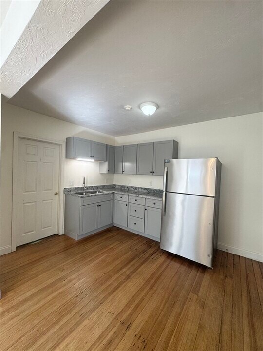 5 Austin St in Blackstone, MA - Building Photo