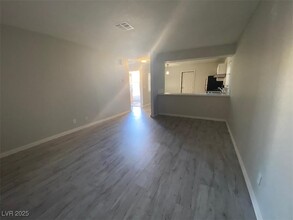 5215 Gray Ln in Las Vegas, NV - Building Photo - Building Photo