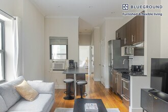 515 W 47th St in New York, NY - Building Photo - Building Photo