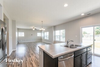 2020 Eagles Ridge Dr in Cicero, IN - Foto de edificio - Building Photo