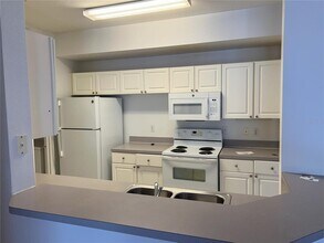 5542 Metrowest Blvd in Orlando, FL - Building Photo - Building Photo