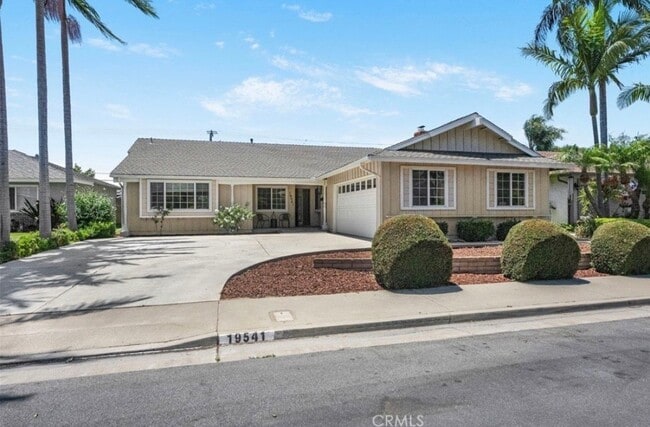 property at 19541 Hartsdale Cir