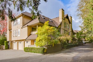 7153 122 St in Surrey, BC - Building Photo