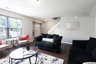 9928 Comb Run Ct in Avon, IN - Building Photo