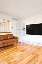 531 Longshore Dr in Ann Arbor, MI - Building Photo - Building Photo