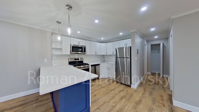 979 Fellsway, Unit 10 in Medford, MA - Foto de edificio - Building Photo