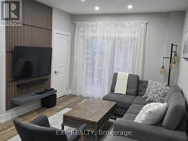 4355 Simcoe St in Niagara Falls, ON - Building Photo - Building Photo