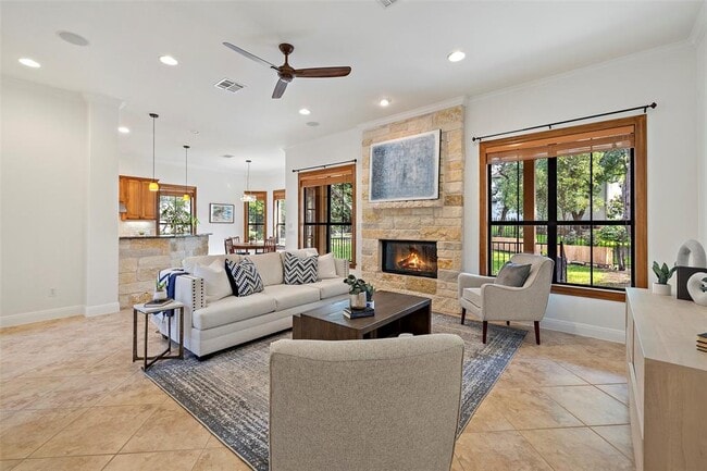 41 Tiburon Dr in The Hills, TX - Building Photo - Building Photo