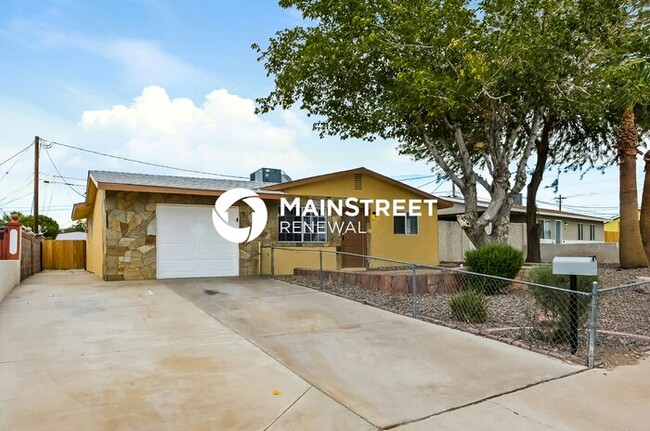 51 Armstrong Cir in Henderson, NV - Building Photo - Building Photo