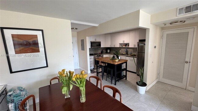 150 SE 25th Rd, Unit 5L in Miami, FL - Foto de edificio - Building Photo