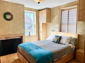 241 Cumberland Ave, Unit Sunny Furnished Downtown in Portland, ME - Building Photo - Building Photo