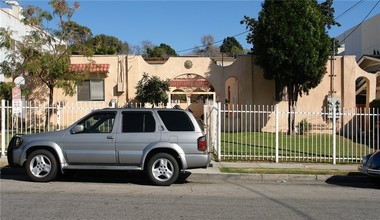 1600-1604 1/2 N Kenmore Ave in Los Angeles, CA - Building Photo - Building Photo