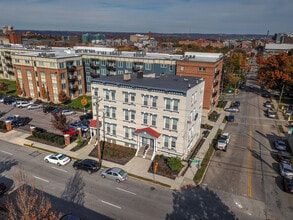 130-134 William Howard Taft Road in Cincinnati, OH - Building Photo - Building Photo
