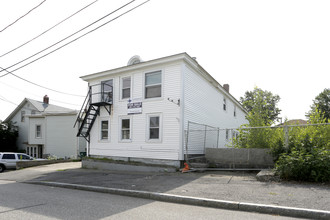 23 Green St in Biddeford, ME - Foto de edificio - Building Photo