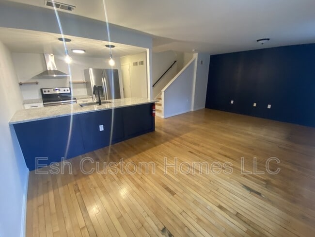 235 Locust St in Columbia, PA - Building Photo - Building Photo