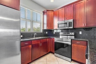1835 N Dixie Hwy in Fort Lauderdale, FL - Building Photo - Building Photo
