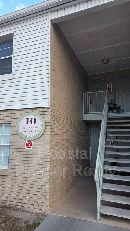 property at 7210 N Manhattan Ave