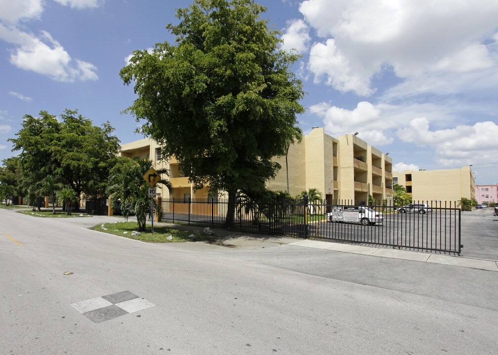 Fields and Green Family's in Hialeah, FL - Building Photo