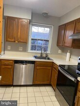 8326 Glastonbury Ct in Annandale, VA - Building Photo - Building Photo