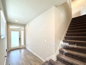 6648 SE Genrosa St in Hillsboro, OR - Building Photo - Building Photo