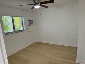 180 NE 71st St in Miami, FL - Building Photo - Building Photo