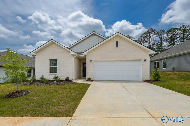 6015 Margie Collins Dr SE in Owens Cross Roads, AL - Building Photo - Building Photo