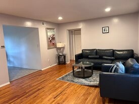 57 Judson St, Unit 3A in Edison, NJ - Building Photo