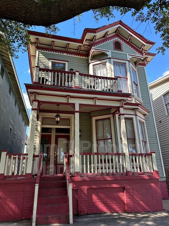 124 E Henry St in Savannah, GA - Building Photo