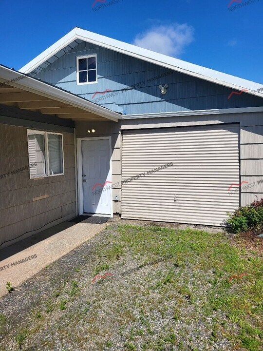 72 SW 8th St in Chehalis, WA - Building Photo