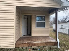 803 E London Ave in Peoria Heights, IL - Building Photo - Building Photo