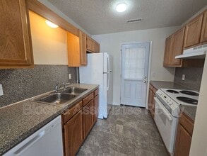 308 Westbrook Ct in Archdale, NC - Building Photo - Building Photo