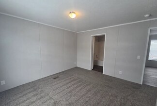 725 Oak Ln in Columbus, MI - Building Photo - Building Photo