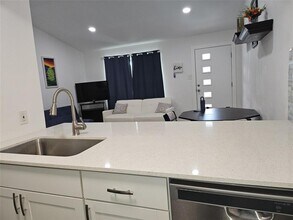 6409 Burns St in Austin, TX - Building Photo - Building Photo