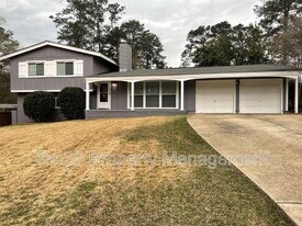 3211 Maricopa Dr in Columbus, GA - Building Photo