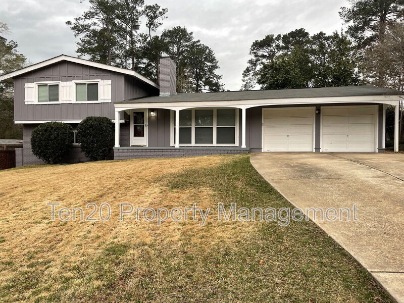 3211 Maricopa Dr in Columbus, GA - Building Photo