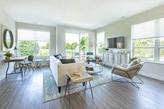 Lake Terrace Apartment in Downtown Kenosha! in Kenosha, WI - Building Photo - Interior Photo