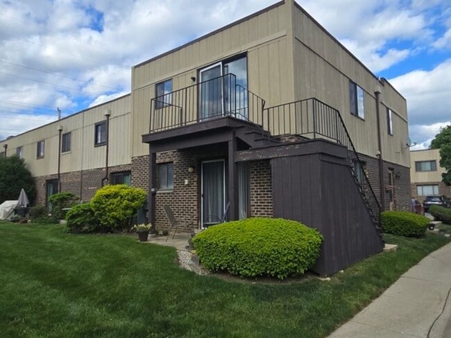 property at 260 E Rimini Ct
