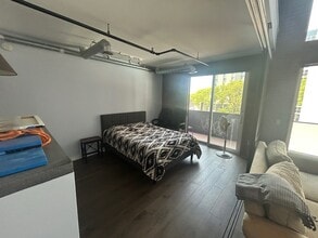 614 S Troy St, Unit 209 in Royal Oak, MI - Foto de edificio - Building Photo
