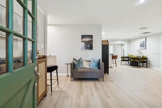 2302 S Arrawana Ave in Tampa, FL - Building Photo - Building Photo