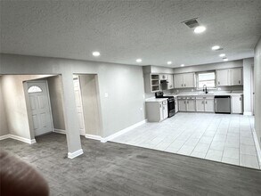 6321 Apache Dr in Pasadena, TX - Building Photo - Building Photo