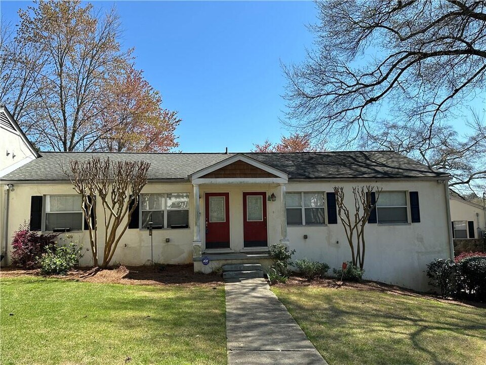 1511 Stone Gate Ln SE in Atlanta, GA - Building Photo