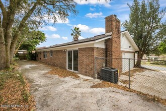8458 Grampell Dr in Jacksonville, FL - Building Photo - Building Photo