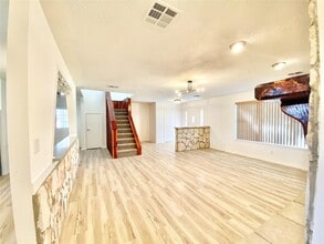 114 Hollaway St, Unit A in La Grange, TX - Building Photo - Building Photo