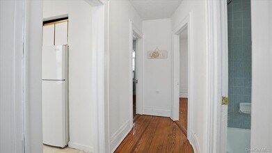 74 Lexington Ave in Franklin Square, NY - Building Photo - Building Photo