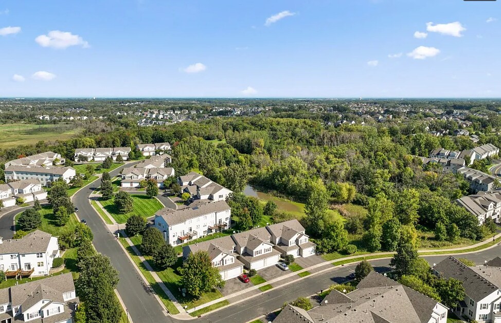 5100 Holly Ln N in Plymouth, MN - Foto de edificio