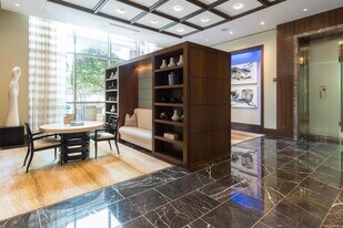 7 Riverway in Houston, TX - Building Photo