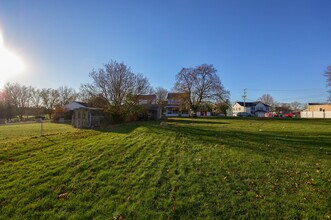 7 Twin Brook Rd in Lititz, PA - Building Photo - Building Photo
