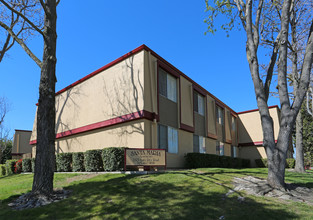 Santa Maria Apartments in Pleasanton, CA - Building Photo - Building Photo