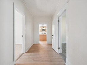 1735 Wood St in Dubuque, IA - Building Photo - Building Photo