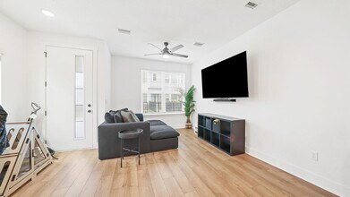 11103 Quantum Ct in Jacksonville, FL - Building Photo - Building Photo